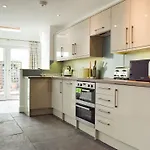 Three Peaks House 펜션 *