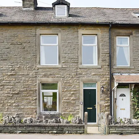 Three Peaks House *
