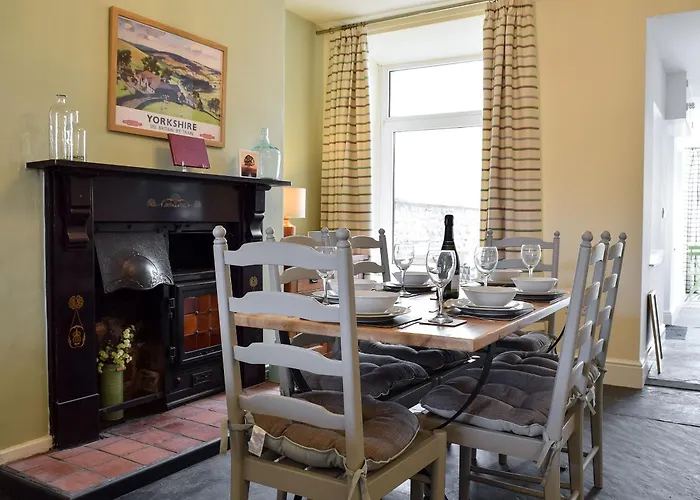 Three Peaks House * Horton in Ribblesdale